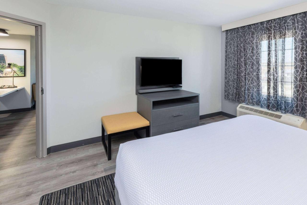 La Quinta Inn & Suites By Wyndham Ardmore Exteriér fotografie