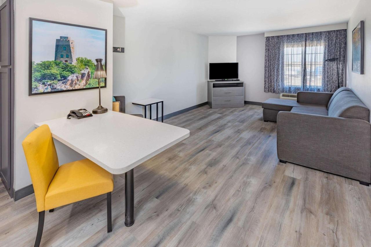 La Quinta Inn & Suites By Wyndham Ardmore Exteriér fotografie